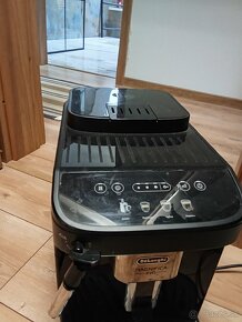 Predám kávovar Delonghi magnifice evo - 3