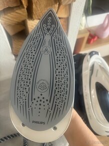 Žehlička s parnou stanicou PHILIPS Perfect Care Elite - 3