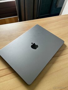 Macbook Air 13.6” M2 256GB Špaček grey - 3