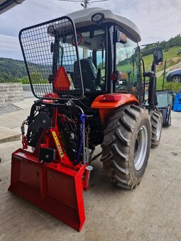 Traktor z nakladačom 50 HP - 3