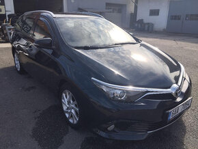 Toyota auris 1,4 d4d 2/2017 poškozený bok - 3