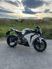 Honda CBR1000 RR - 3