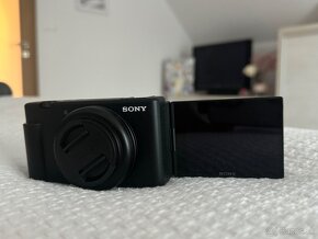 Vlogovací fotoaparát Sony ZV-1F - 3