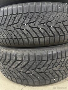 Yokohama 215/60 r16 - 3