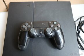 Playstation 4 + Dualshock 4 + kabeláž - 3