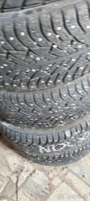 Predám zimné pneumatiky s hrotmi 225/55 R 17 - 3