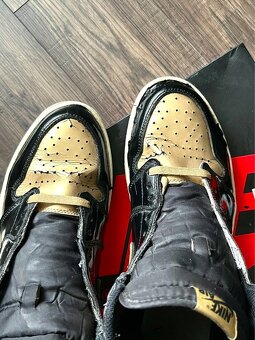 Air Jordan 1 Gold Toes - 3