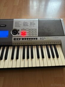 Yamaha PSR E403 - 3