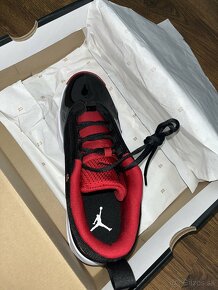 Jordan Max Aura 6 - 3