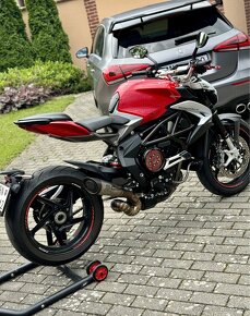 MV AGUSTA Brutale 800 - 3