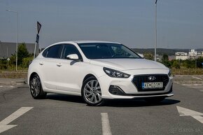 Hyundai i30 Fastback 1.6 CRDi 136 Family 7DCT - 3