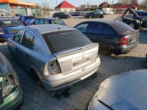 Lacno rozpredám Opel Astra G 1998-2004 na náhradné diely - 3