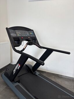 Life Fitness 9500HR - profi běžecký pás - 3