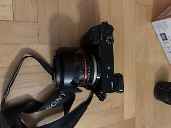 Sony A6000 s prislusenstvom - 3