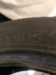 Pirelli cinturato 215/55 R17 letné - 3