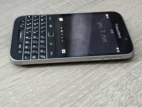 BlackBerry Classic - 3