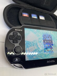 PS VITA PCH-1004 OLED +4hry+4gb karta - 3