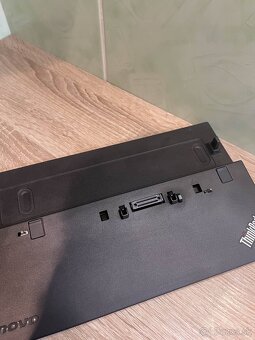 Dokovacia stanica Lenovo ThinkPad Pro Dock, type 40A1 - 3