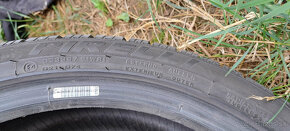 1x Pirelli zimna 225/40R18 - 3