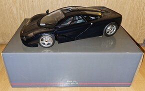 1:12 McLaren F1 Roadcar - Minichamps - 3