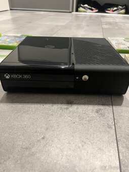 Xbox 360+hry+2 ovládače - 3