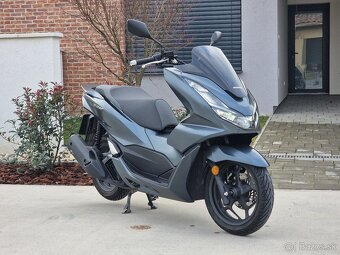 Honda PCX 125 – 1431 km – šedá kráska hľadá nového majiteľa. - 3