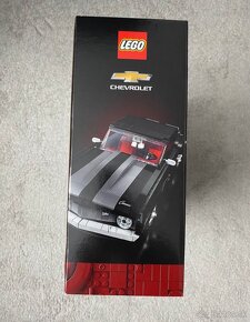 LEGO Icons 10304 Chevrolet Camero Z28 - 3