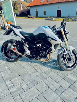 Suzuki gsr 750 - 3