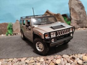 prodám model 1:18 HUMMER H2 - 3