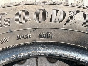 Predám 2ks celoročné pneu Good Year 205/55 R16 - 3