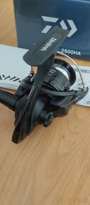 Daiwa Theory 2500 HA Novy - 3