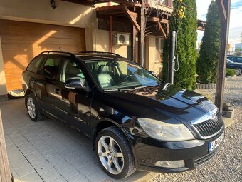 Škoda Octavia Combi 2.0 TDI PD 4x4 Elegance ICE+ - 3