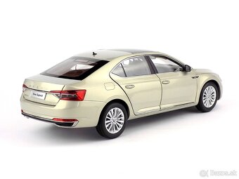 ŠKODA SUPERB III 1:18 PAUDI - 3