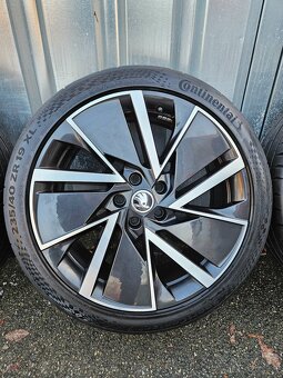 Letní alu kola Vega 19" Škoda Superb 235/40 R19 - 3