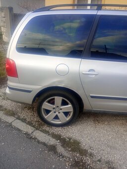 Predám/vymením vw Sharan 2007 1.9tdi 85kw automat - 3