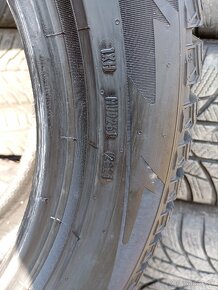 Zimné penu Jazde s hrotmi 225/50 R17 - 3