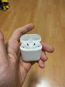 Apple AirPods 1 - 3