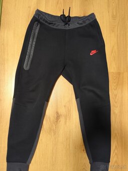 Nike Tech Fleece - 3