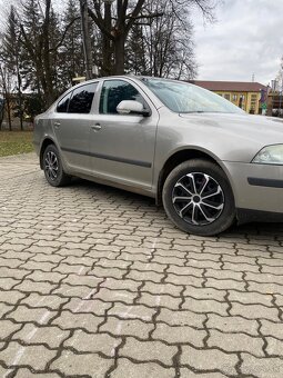 Predam vymením škoda octavia 1.6 75 kw - 3