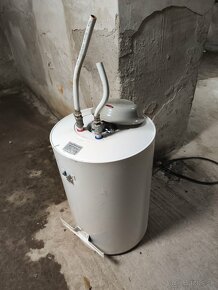 Predám elektrický kvality bojler 60l - 3