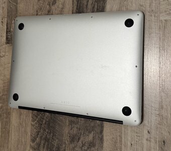 Predám Macbook Air 13.3", 8GB, 256GB SSD - 3