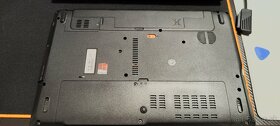 acer Aspire E1 531G a HP Pavilion dv5-1125ec - 3