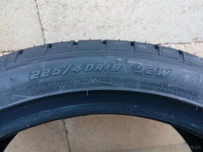 225/40R18 letné - 3