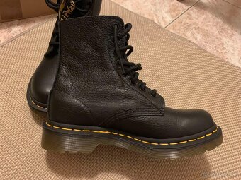 Dr. Martens - 3