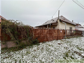 Rodinný dom na veľkom pozemku v Nesvadoch, len 700 m od te - 3