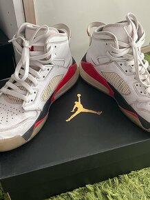 Air Jordan Mars 270 - 3