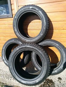 pneu 285/50 R20 - 3