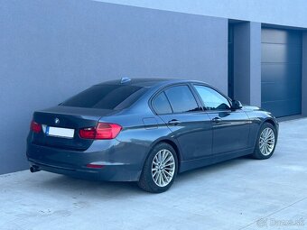 ROZPREDÁM BMW F30 320i na diely - 3