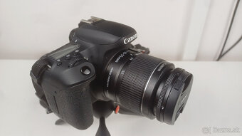 Canon EOS 77D - 3