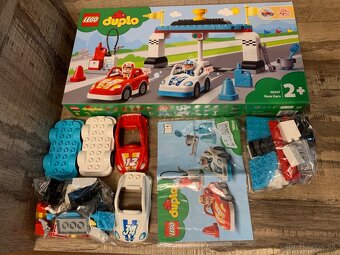 Predám Lego DUPLO 10947 - Pretekárske autá - Race Cars - 3